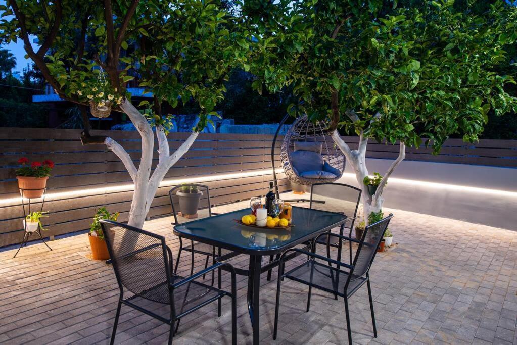 Lemon Garden Stylish Private Apartment Calamata Exterior foto