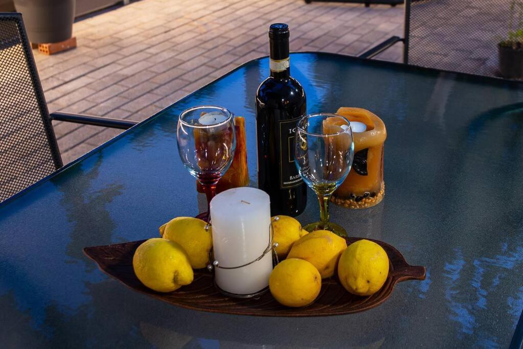 Lemon Garden Stylish Private Apartment Calamata Exterior foto