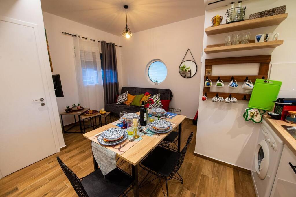 Lemon Garden Stylish Private Apartment Calamata Exterior foto