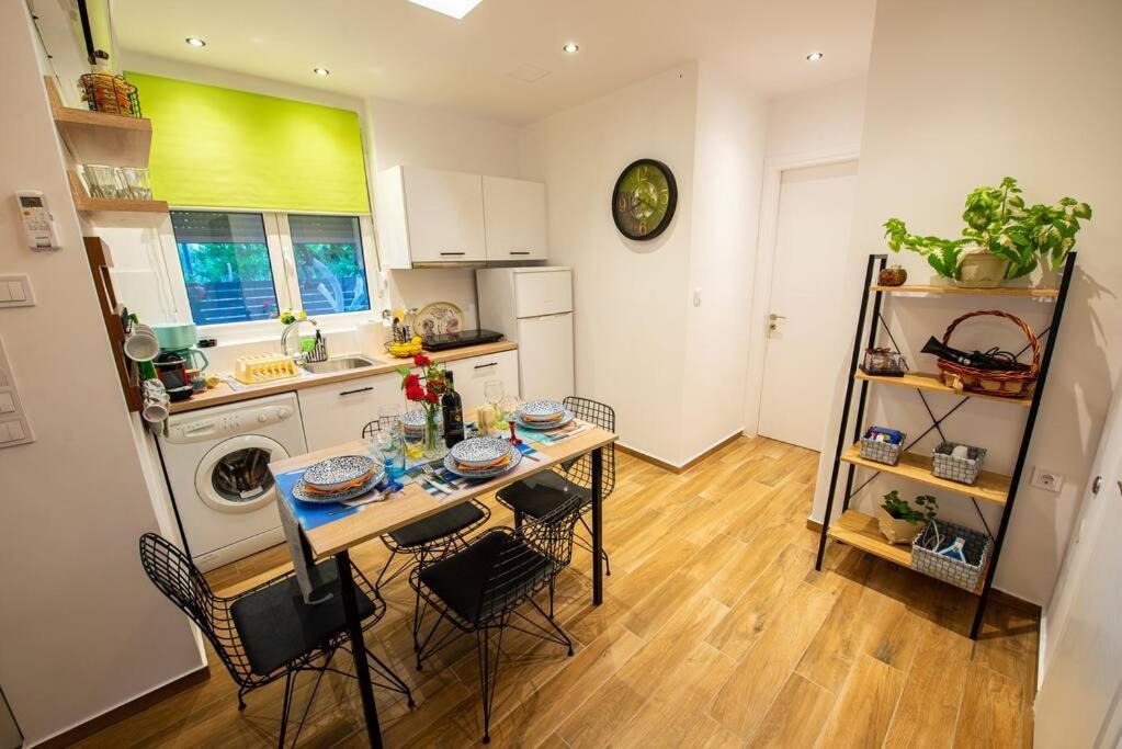 Lemon Garden Stylish Private Apartment Calamata Exterior foto