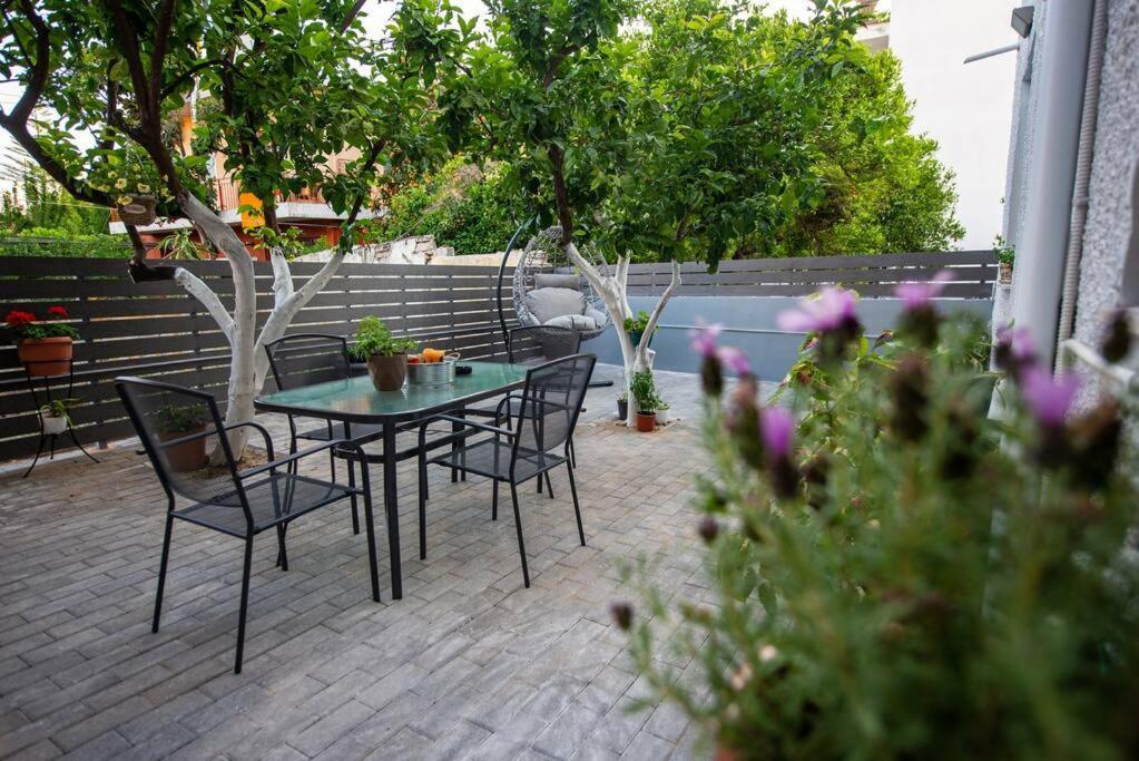 Lemon Garden Stylish Private Apartment Calamata Exterior foto