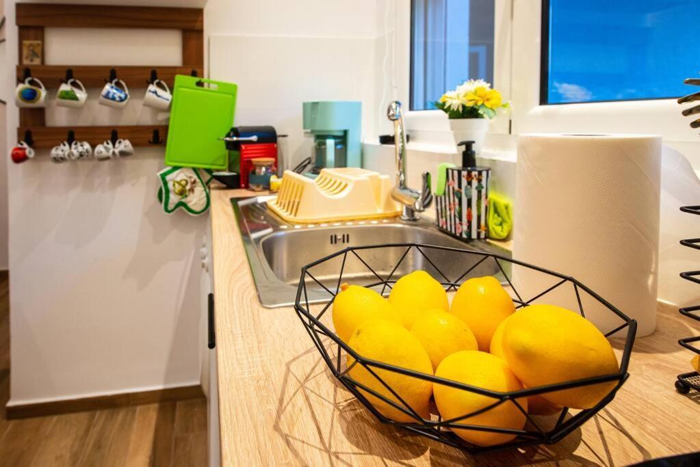 Lemon Garden Stylish Private Apartment Calamata Exterior foto