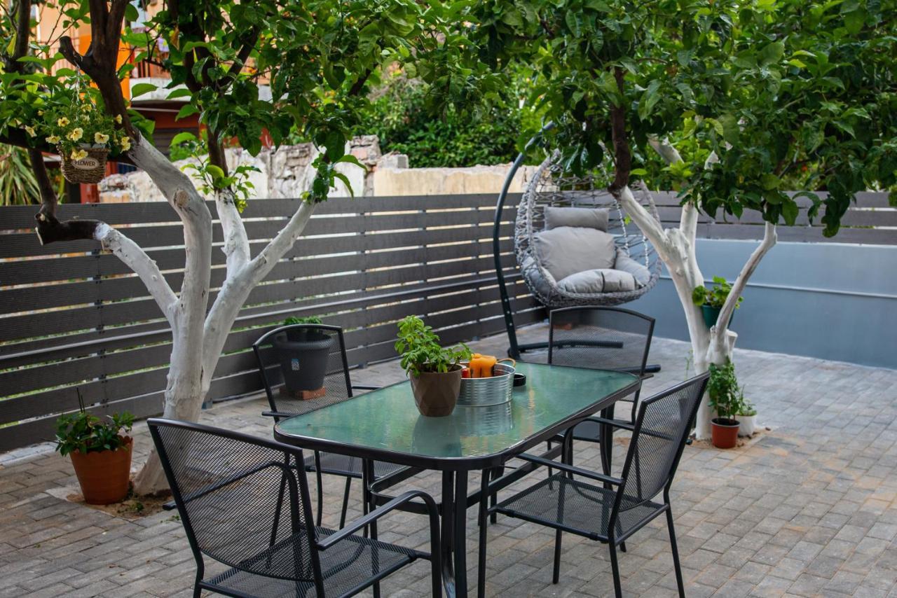 Lemon Garden Stylish Private Apartment Calamata Exterior foto