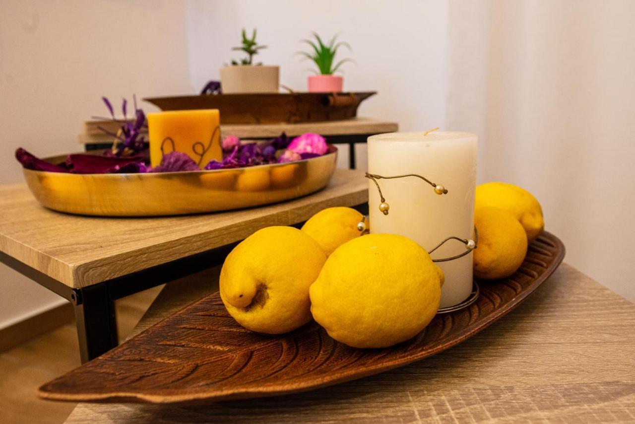 Lemon Garden Stylish Private Apartment Calamata Exterior foto